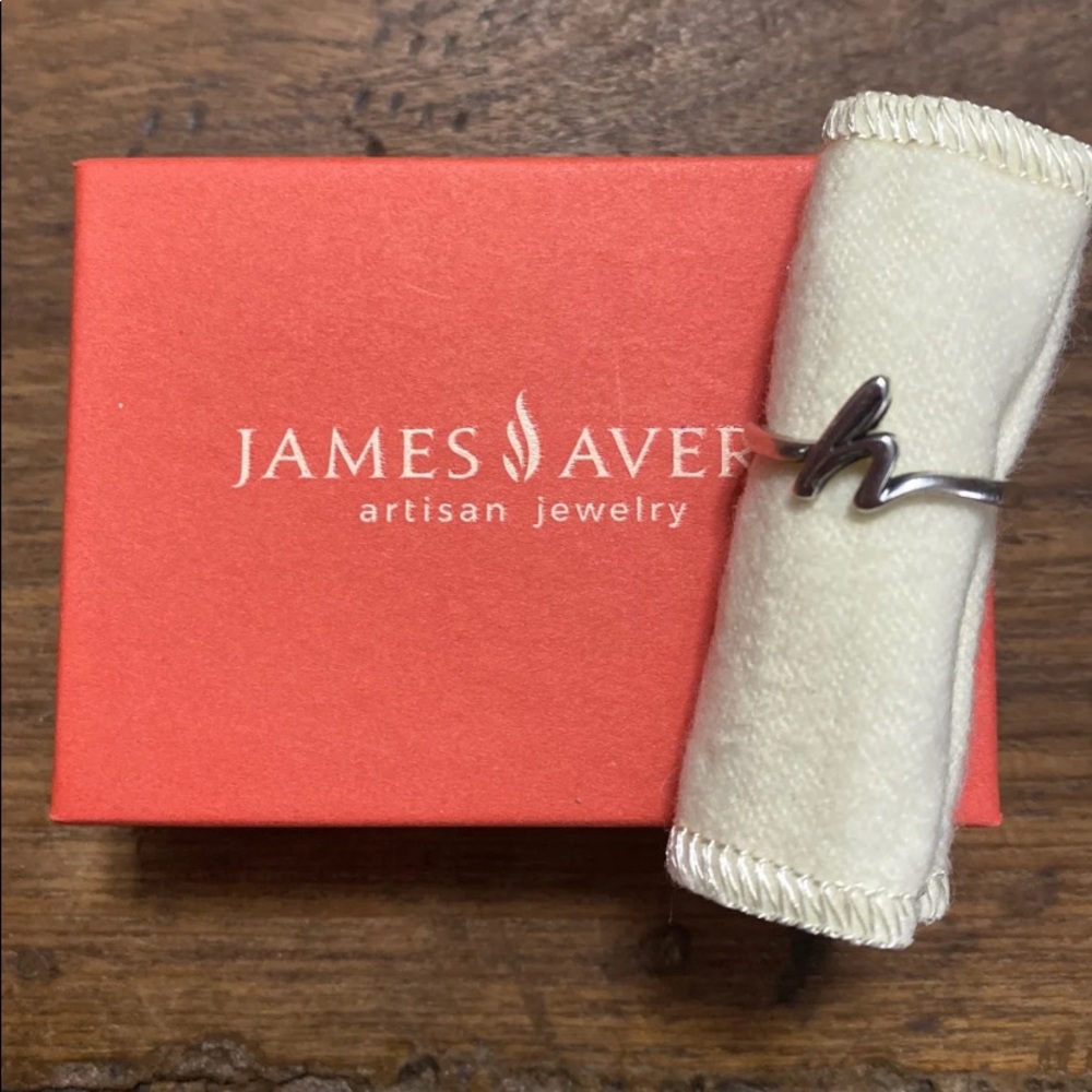 SOLD James Avery Ring - Picture 3 of 6